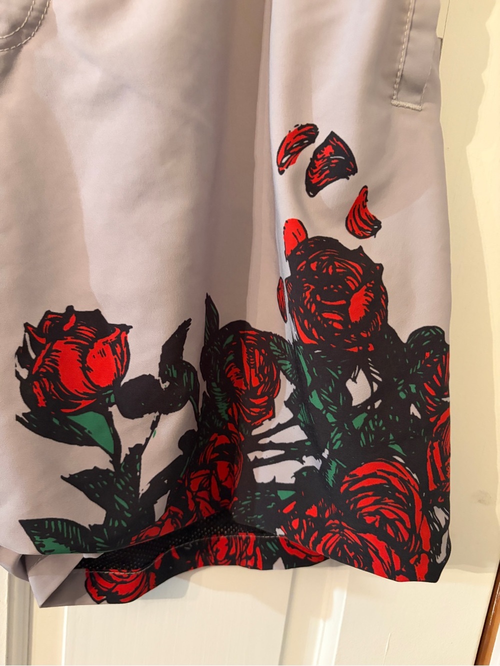 Section 119 Grateful Dead Board Shorts Men's Size 38 Gray Skeleton & Roses Swim - Picture 4 of 9